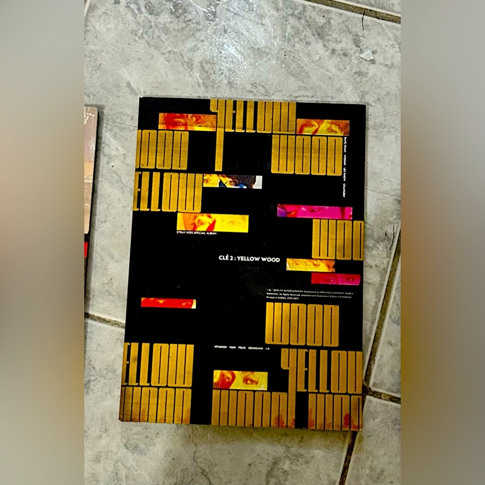 Stray Kids Clé 2: Yellow Wood (preorder included)